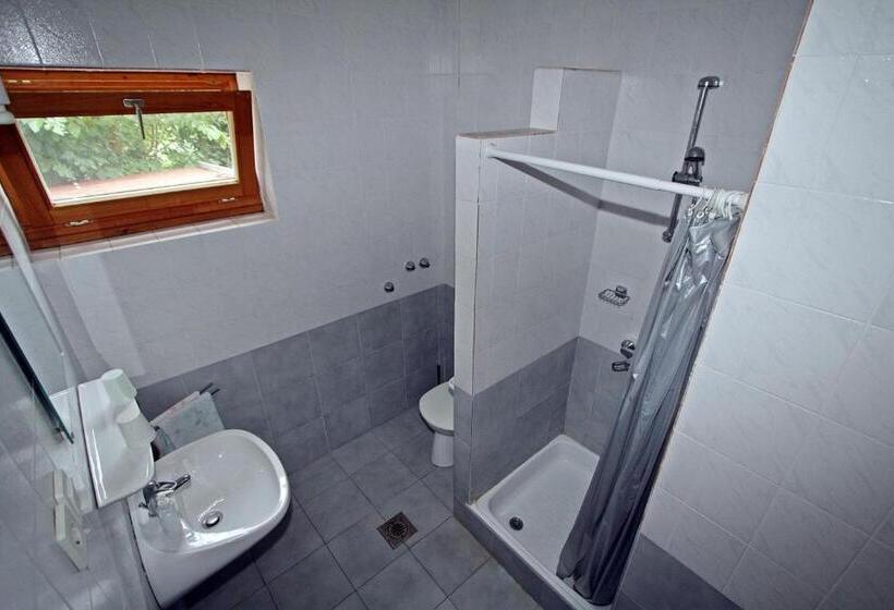 آپارتمان 1 خوابه همکف, Vöröskő Apartmanház