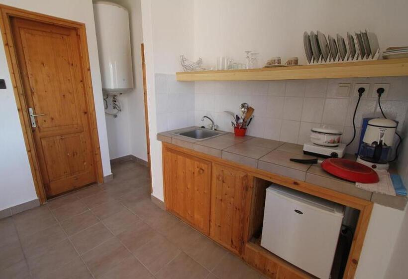 آپارتمان 1 خوابه همکف, Vöröskő Apartmanház