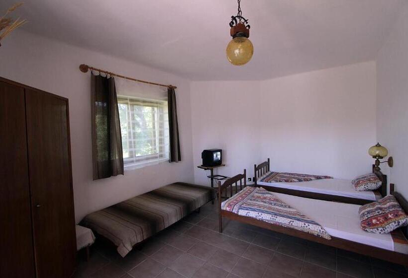 آپارتمان 1 خوابه همکف, Vöröskő Apartmanház