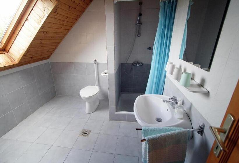 آپارتمان 1 خوابه با چشم‌انداز, Vöröskő Apartmanház