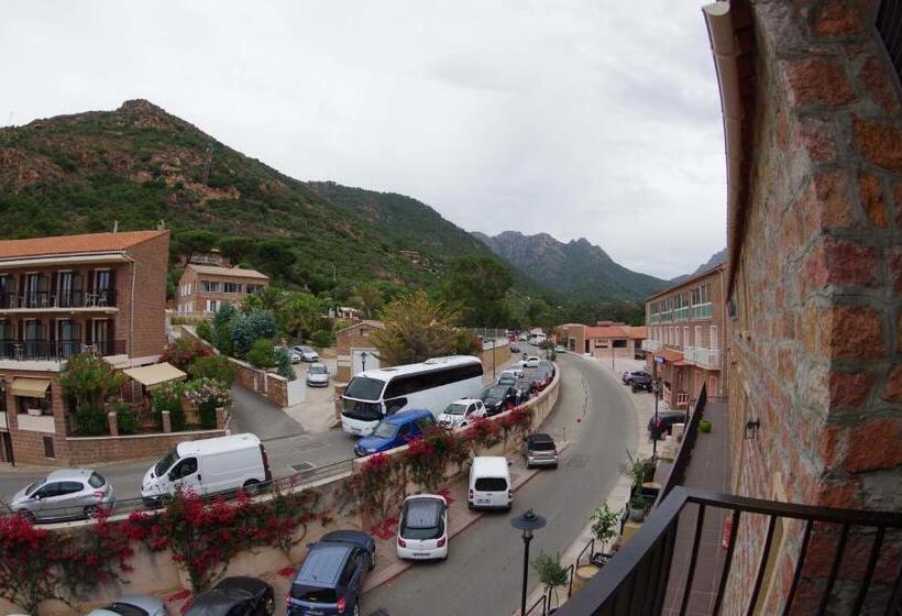 اتاق استاندارد سه تخته با چشم‌انداز, Brise De Mer