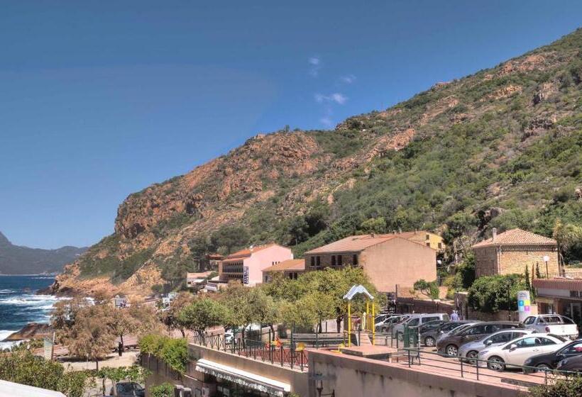 اتاق خانوادگی, Brise De Mer