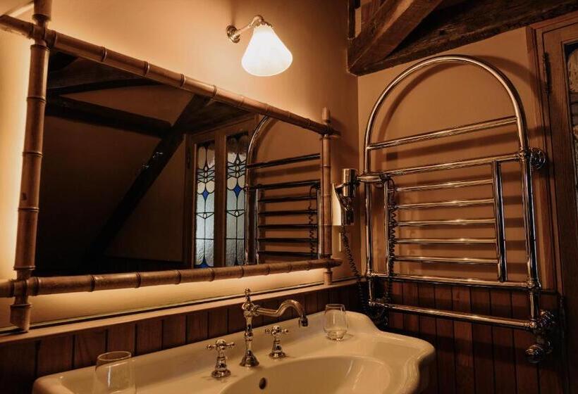 سوئیت پنت هاوس, La Maison De Lucie