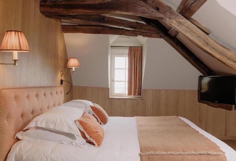 سوئیت پنت هاوس, La Maison De Lucie