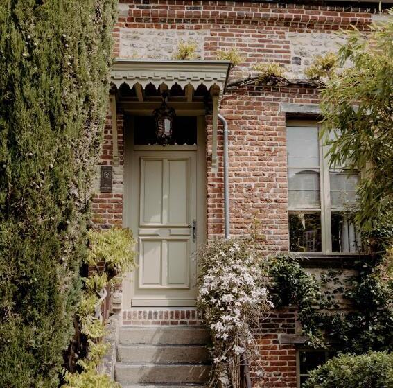 سوییت دوبلکس, La Maison De Lucie