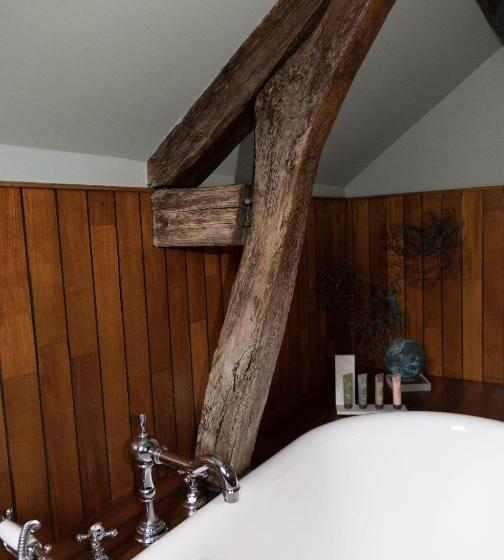 سوییت دوبلکس, La Maison De Lucie