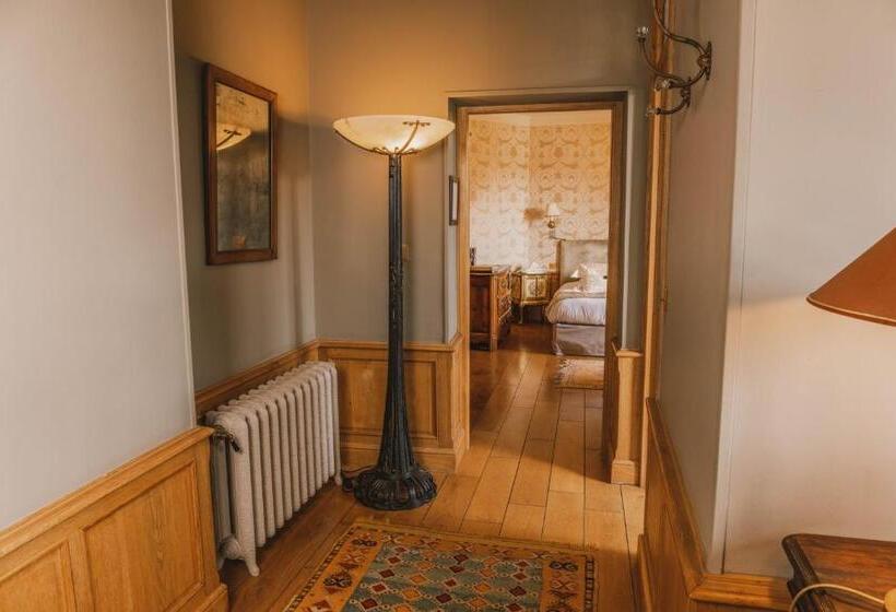 سوییت, La Maison De Lucie
