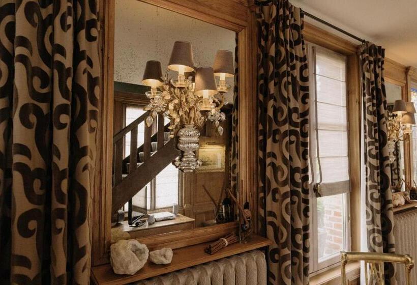 سوییت دوبلکس, La Maison De Lucie