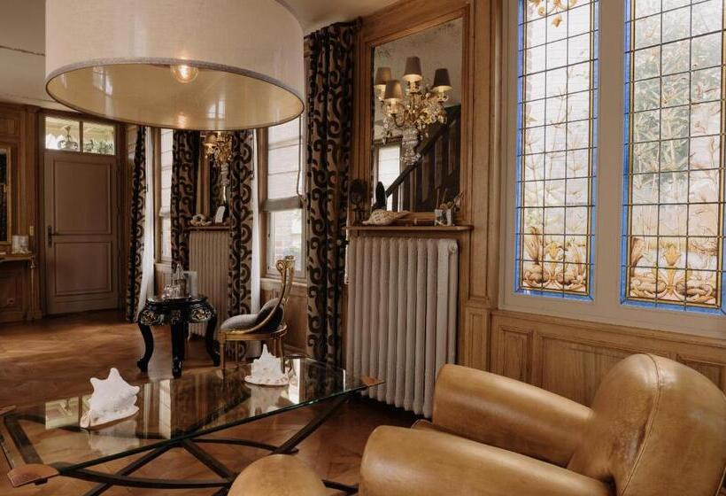 سوییت دوبلکس, La Maison De Lucie