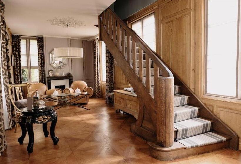 سوییت دوبلکس, La Maison De Lucie