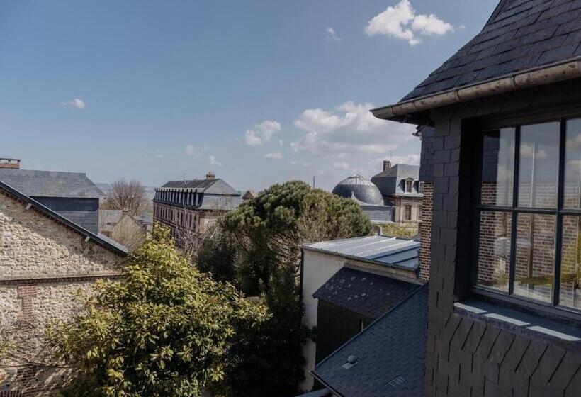 اتاق سوپریور, La Maison De Lucie