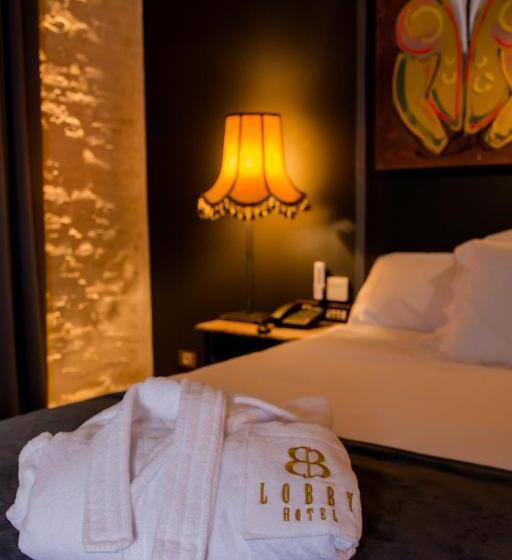 اتاق لوکس, Lobby