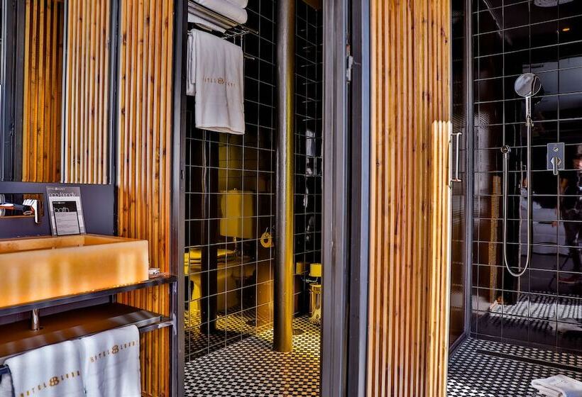 اتاق پنت هاوس, Lobby