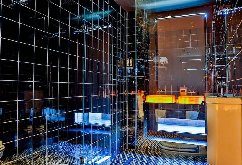 اتاق پنت هاوس, Lobby