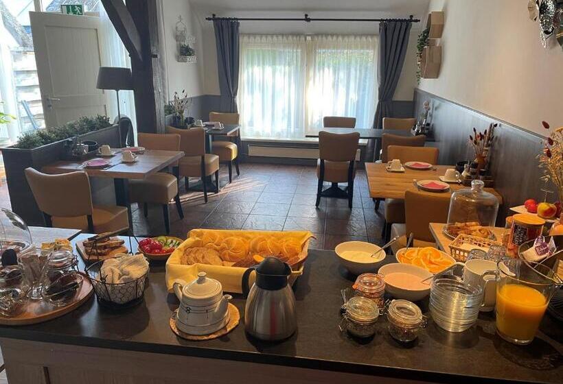 اتاق استاندارد, An De Esch