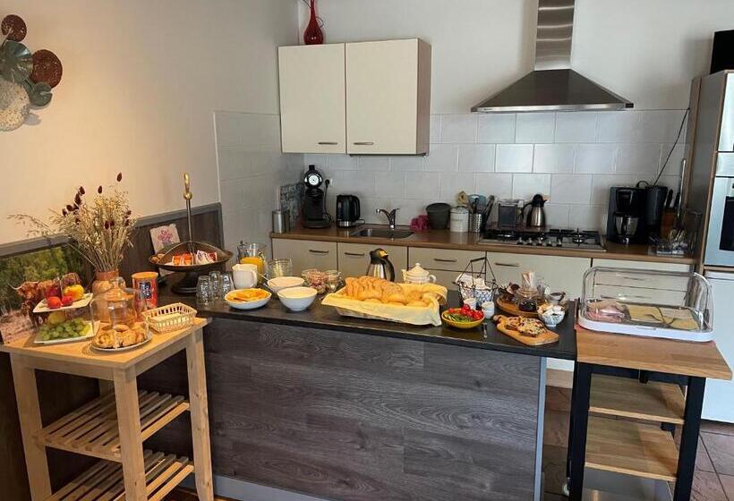 اتاق استاندارد چهار تخته, An De Esch