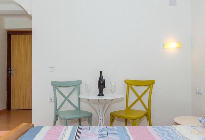اتاق استاندارد, Bitrak Guest House