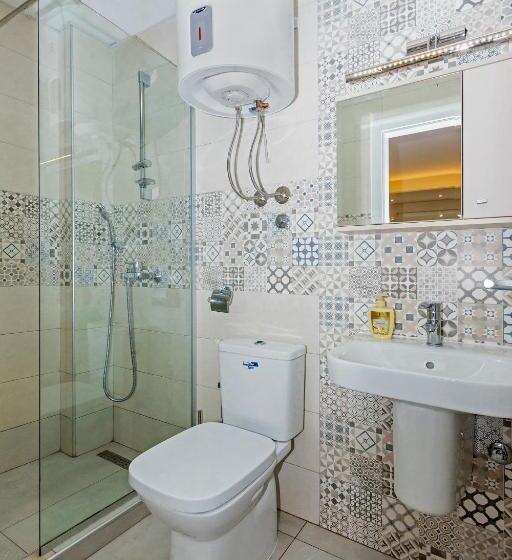 استودیو استاندارد با بالکن, Bitrak Guest House