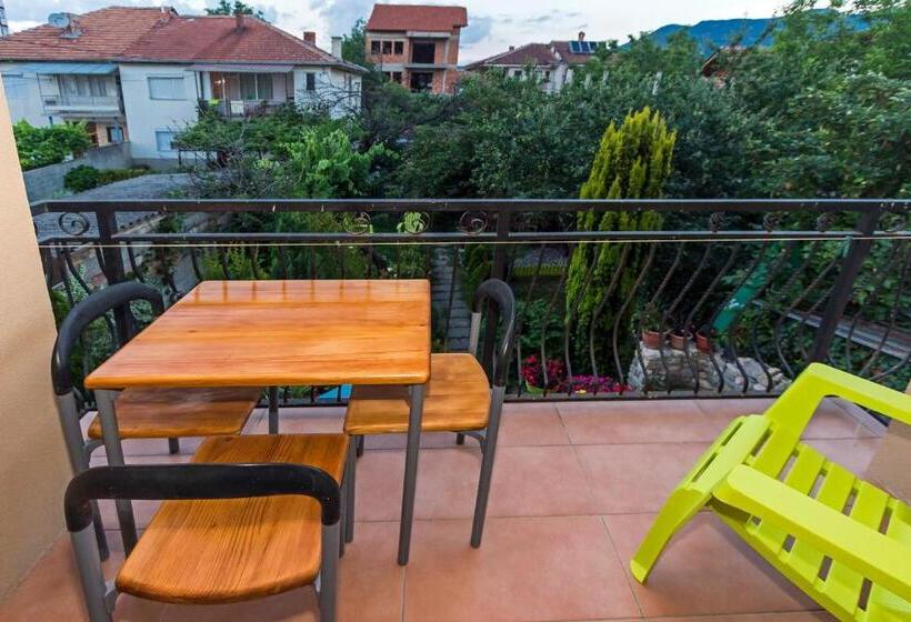 آپارتمان 1 خوابه با چشم‌انداز باغ, Bitrak Guest House
