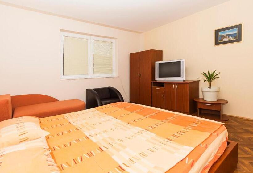 آپارتمان 1 خوابه با چشم‌انداز باغ, Bitrak Guest House
