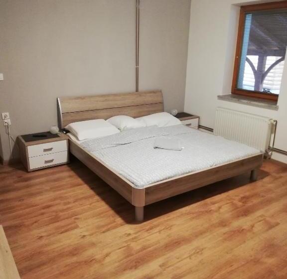 اتاق استاندارد با بالکن, Guest House Kveder