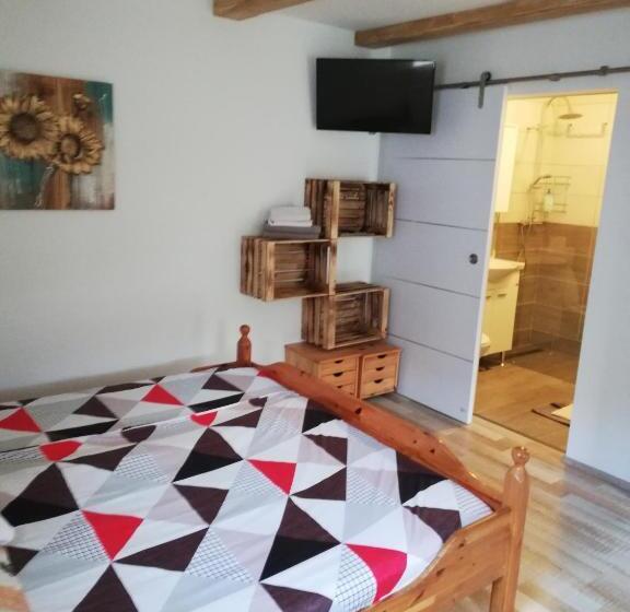 آپارتمان 1 خوابه با چشم‌انداز باغ, Guest House Kveder