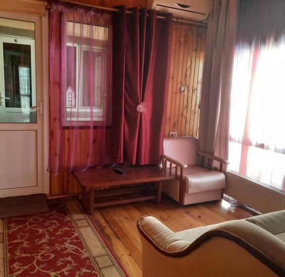 اتاق استاندارد با سرویس بهداشتی مشترک, Kitech Guest House
