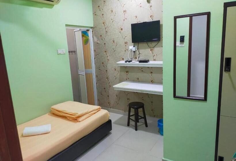 اتاق استاندارد یک نفره, Leaf Guest House