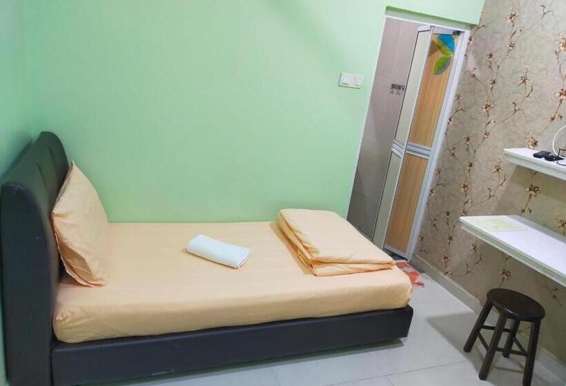 اتاق استاندارد یک نفره, Leaf Guest House