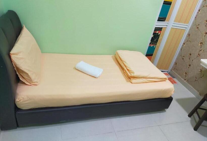 اتاق استاندارد یک نفره, Leaf Guest House