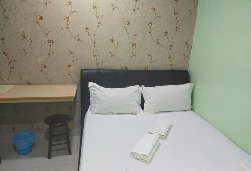 اتاق استاندارد با سرویس بهداشتی مشترک, Leaf Guest House