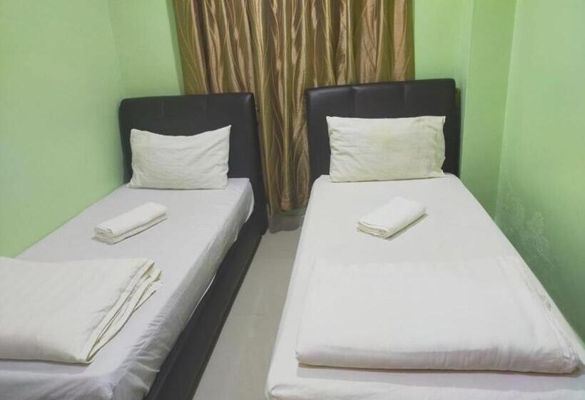 اتاق استاندارد با سرویس بهداشتی مشترک, Leaf Guest House