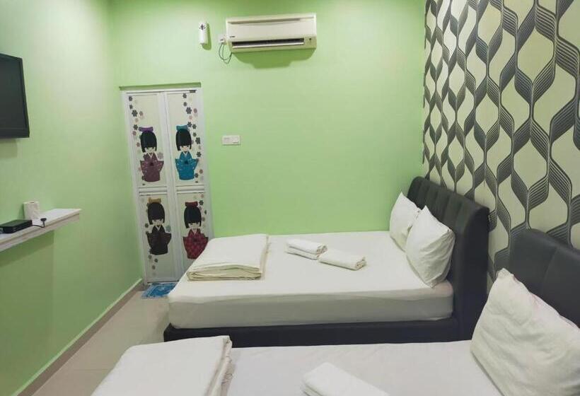 اتاق استاندارد سه نفره, Leaf Guest House