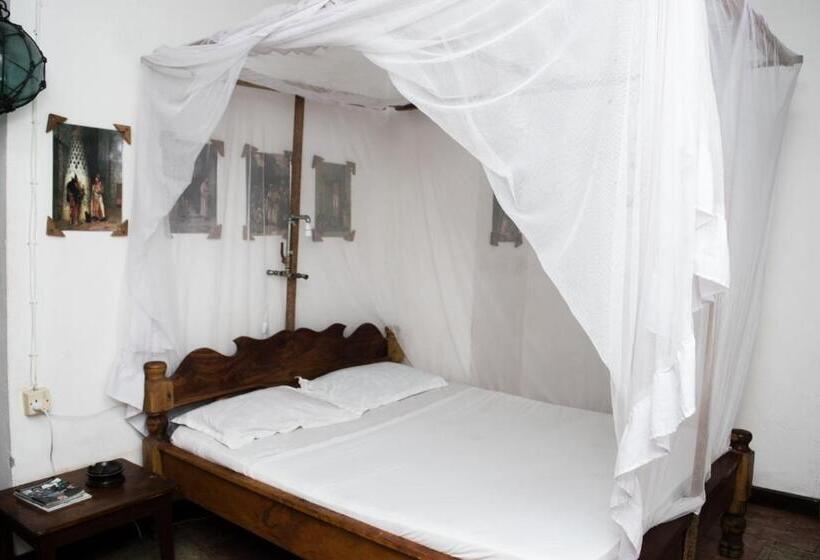 اتاق استاندارد یک تخته با سرویس بهداشتی مشترک, Malindi Guest House
