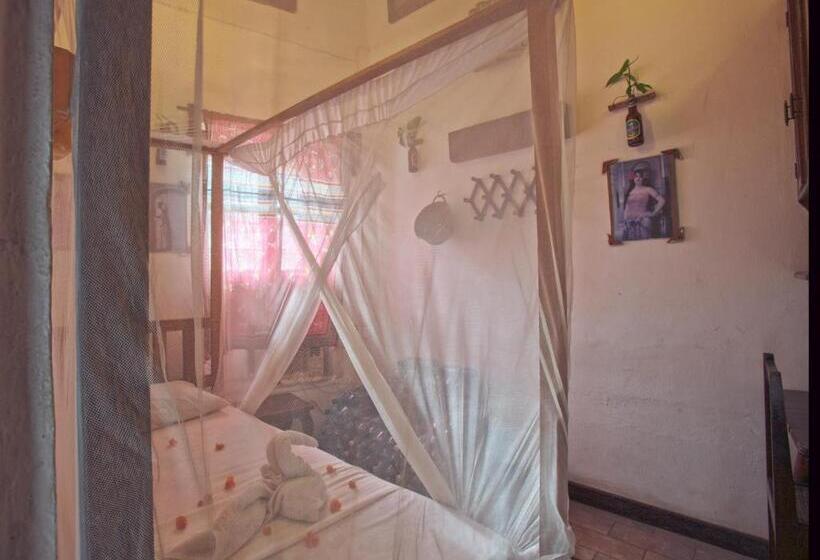 اتاق استاندارد یک نفره, Malindi Guest House