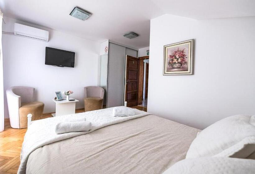 اتاق استاندارد با چشم‌انداز استخر, Sunčani Breg Apartments Vrdnik