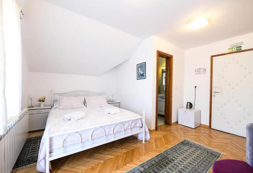 اتاق استاندارد با چشم‌انداز استخر, Sunčani Breg Apartments Vrdnik