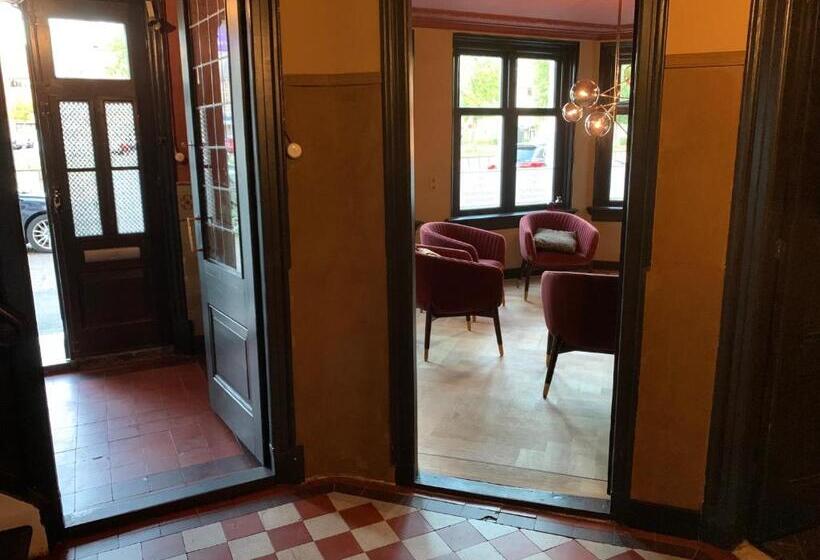 1 Bedroom Apartment with Balcony, Stadslogement Westersingel