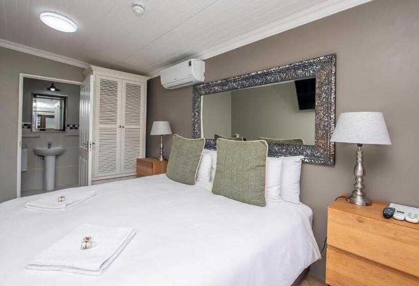 اتاق استاندارد سه نفره, Excellent Guest House