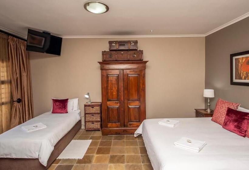 اتاق استاندارد سه نفره, Excellent Guest House