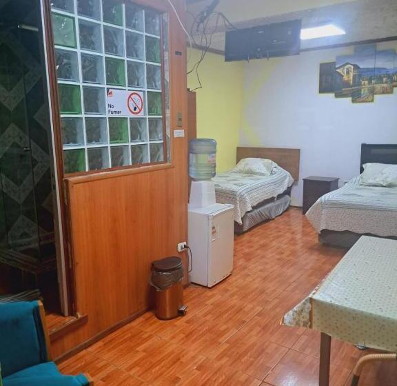 اتاق ساده سه‌ نفره, Hostal Inthalassa Caldera