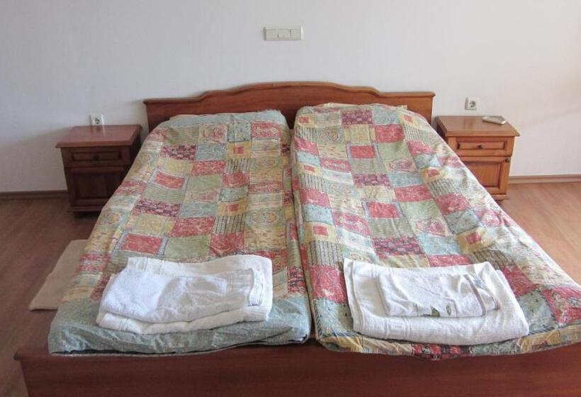 اتاق دوبلکس, Mavrova Guest House
