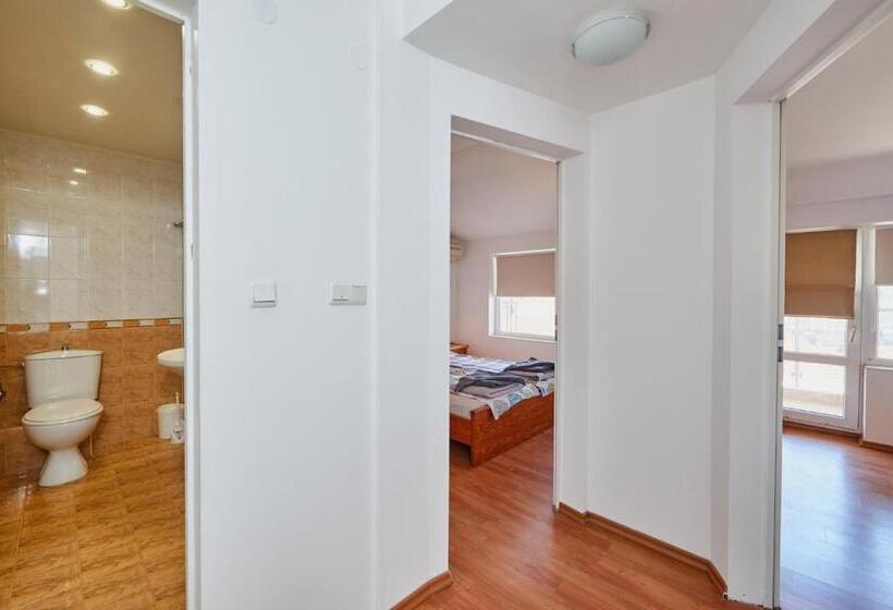 اتاق دوبلکس, Mavrova Guest House