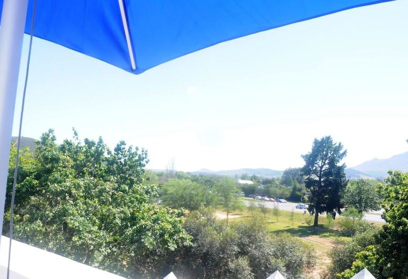 سوئیت خانواده 2 خوابه, Boord Guest House