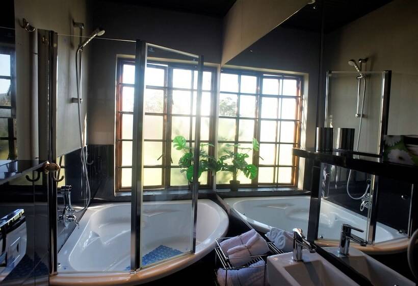 سوئیت خانواده 2 خوابه, Boord Guest House