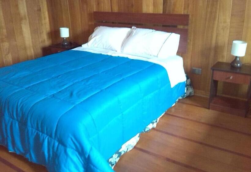 اتاق استاندارد چهار تخته, Hostal Kutralwe