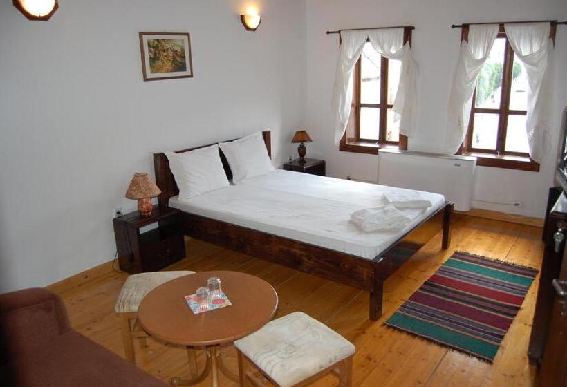 سوئیت 2 خوابه, Kazasovata Guest House