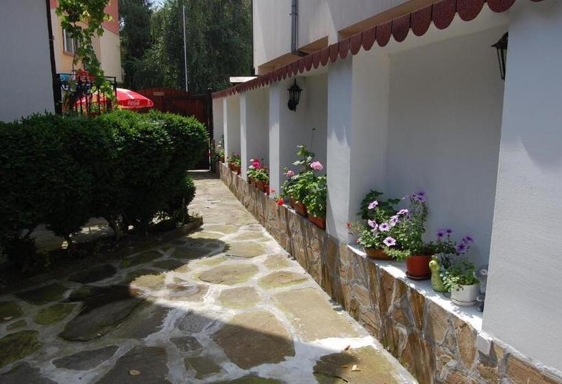 سوئیت 2 خوابه, Kazasovata Guest House