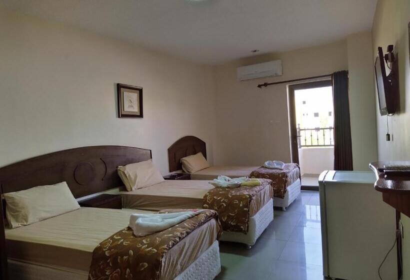 اتاق استاندارد سه نفره, Baraka Al Aqaba Hotel Suites