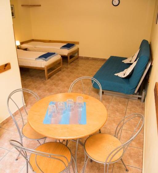 آپارتمان 1 خوابه, Pension 15 Homér